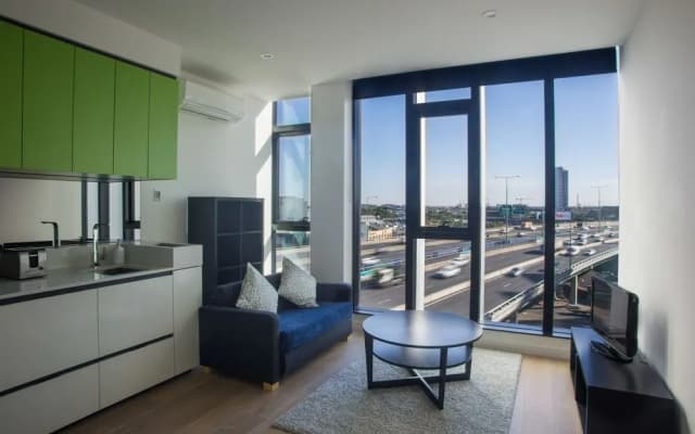 Accommodating Luxuries - CBD Apartment - photo 5