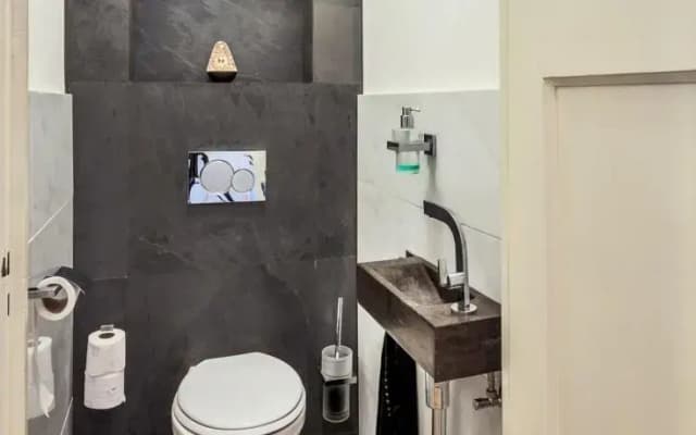 Amstel Canal View 3 Bedroom - photo 5