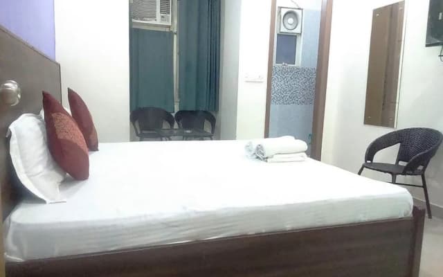 Aero Indus Hotel - photo 2
