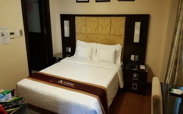 New Moon Hotel - photo 3