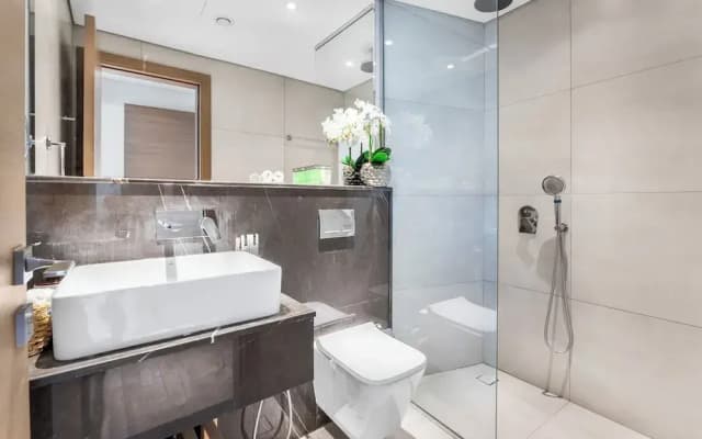 Waves - Stylish 1BR in JVC with Balcony & Pool - photo 4