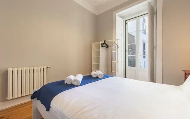 Trendy & Lightful Apartment - photo 2