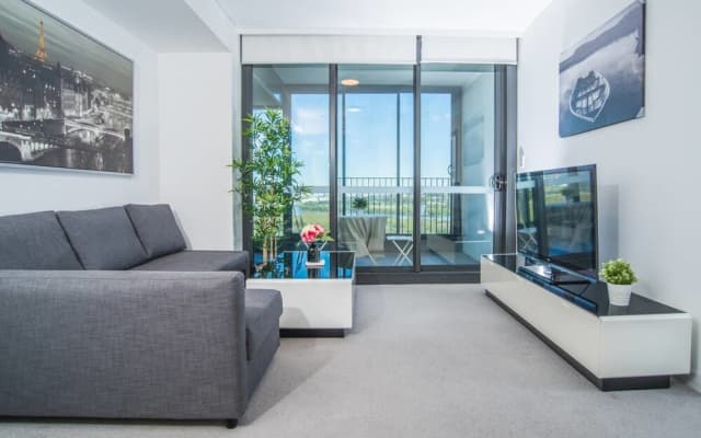 Minimalism Modern Apartment With Water View - photo 5