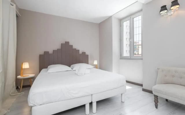 Amazing 3 Bdrs And Garden Place du Pin Parking ! - photo 2