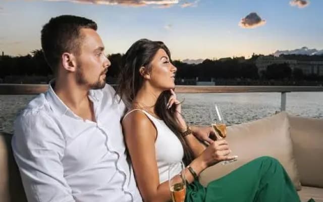 VIPliving Houseboat - photo 3