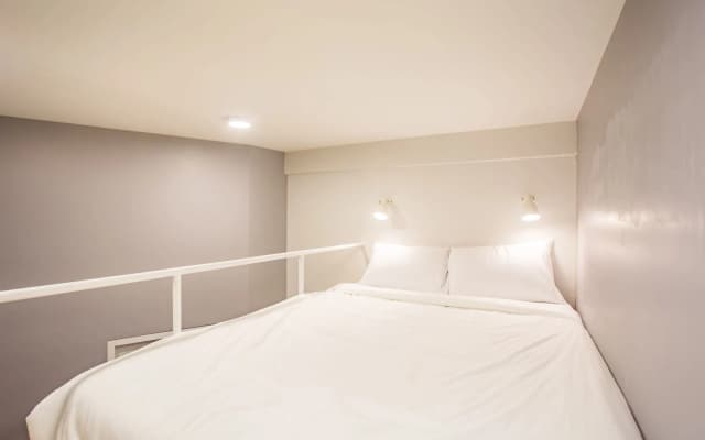 Nornyaowarat Hostel - photo 4