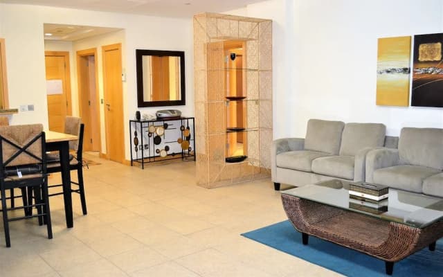 Entire 1 Bedroom Apartment in the Prestigious Palk Jumeirah - NBT - photo 4