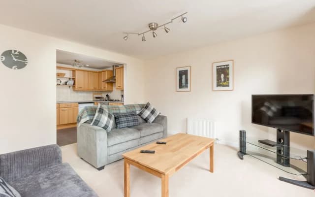 404 Dalry Gait Apartment 2 - photo 3