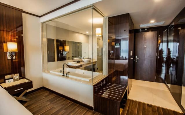 Central Luxury Ha Long Hotel - photo 5