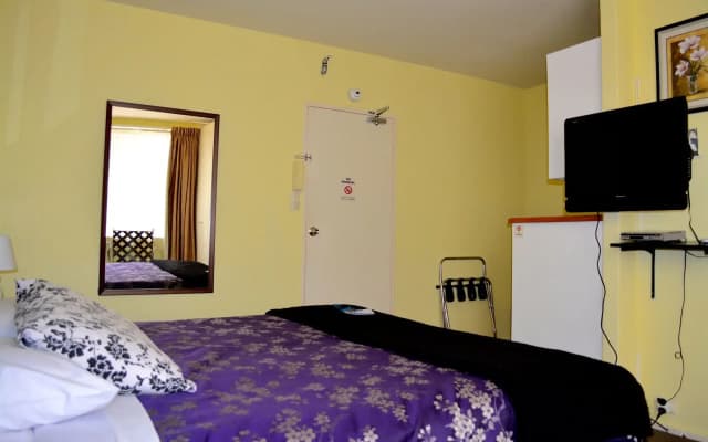 Knightsbridge Apartments - photo 5