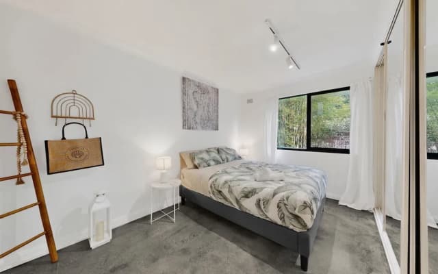 Beachside 1-bed Retreat With Parking Cronulla - photo 2