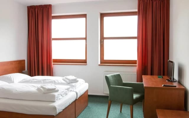 Sporthotel Hostivice - photo 4