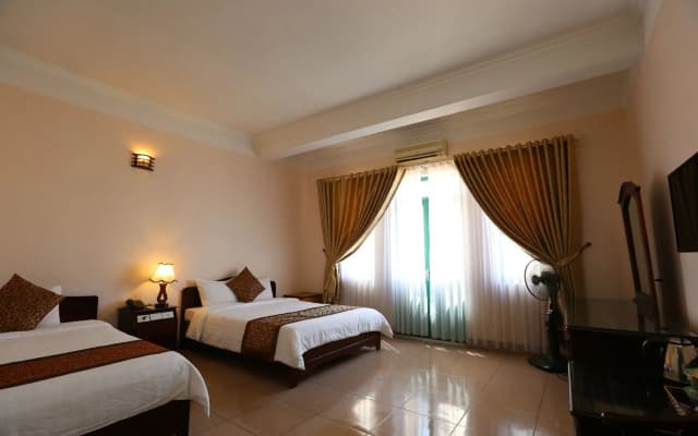 Central Halong Hotel - photo 5