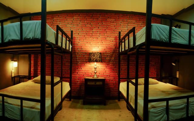 Baan Lansa Bed & Bar - Hostel - photo 3