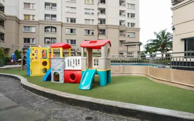 Sweet 2BR Mediterania Marina Residences By Travelio - photo 4