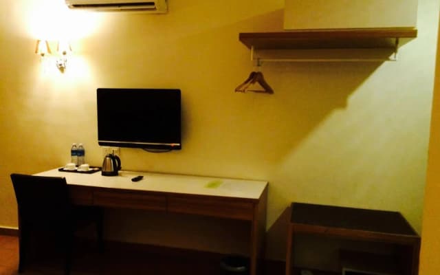 Grand Court Hotel - photo 4