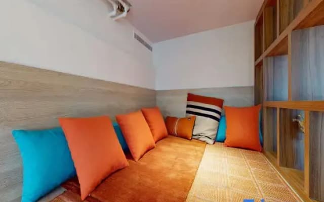 Room 1102 in a premium residence- Sport/Laundry - photo 2