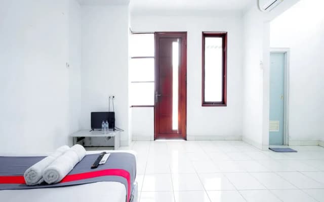 J&B Rooms Tomang Jakarta Mitra RedDoorz - photo 4