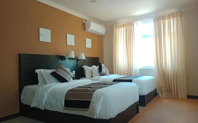 Lagoon Lodge - photo 3