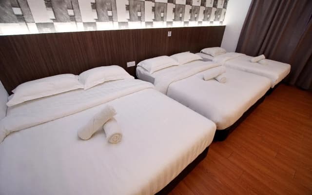 Pavilion Inn - photo 5