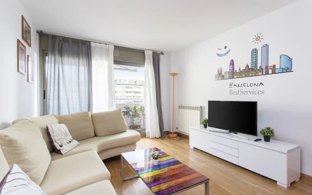 1317 - Modern Forum Apartment - photo 3
