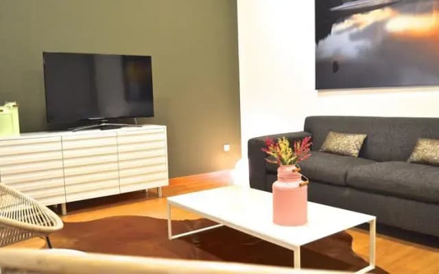 KM Rocafort Apartment - photo 3