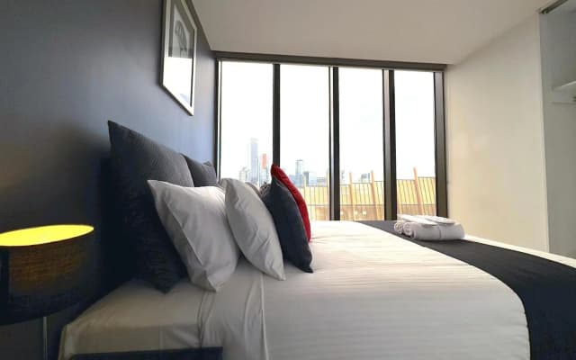 Aura on Flinders Serviced Apartments - photo 4