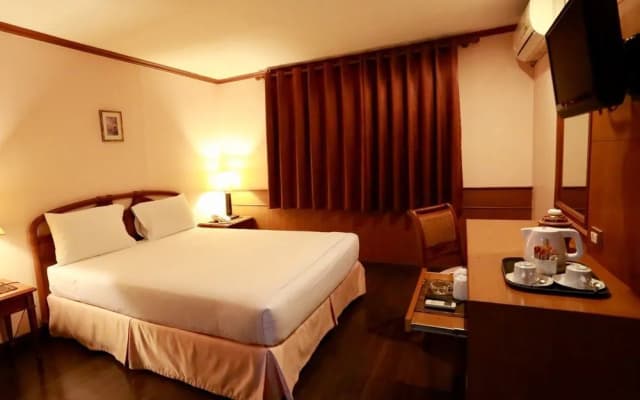 Travel Lodge Suriwongse - Adult only - photo 4