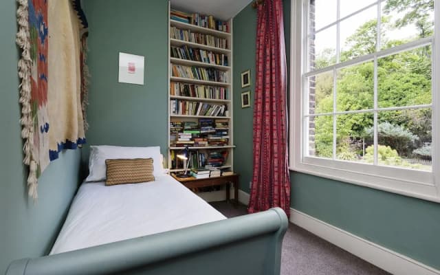 Veeve Grand Greenwich 5 Bed House On Hyde Vale - photo 5