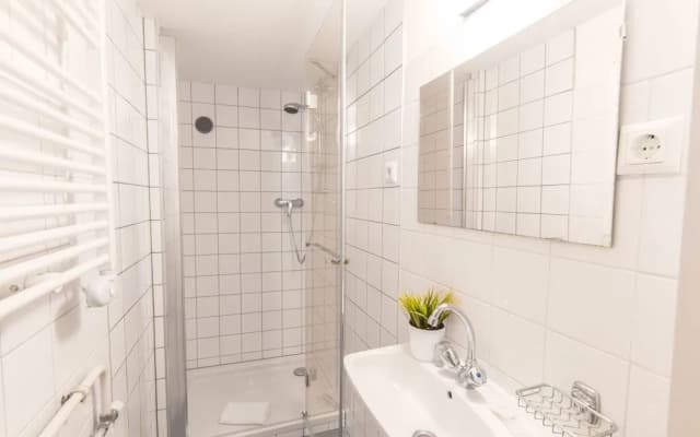 checkVIENNA - Kaiserstraße - photo 5