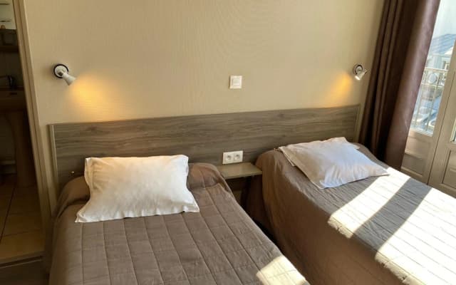 Hotel Angleterre - photo 2