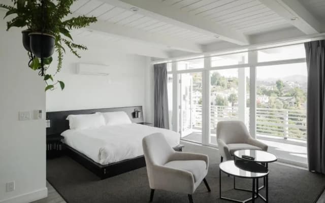 Hollywood Hills Hotel - photo 3