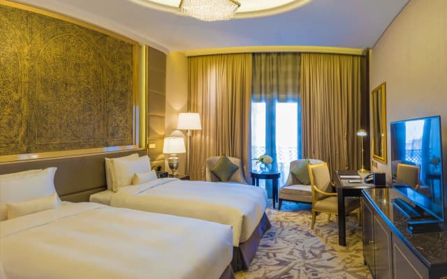 Ezdan Palace Hotel - photo 3