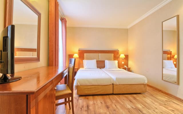 121 Paris Hotel - photo 2