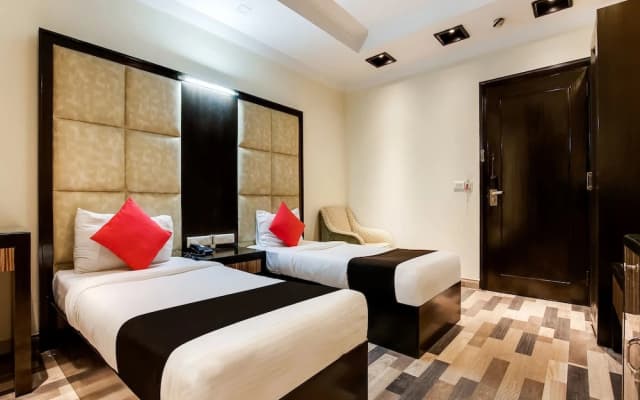 OYO 7075 Hotel Oakland - photo 5