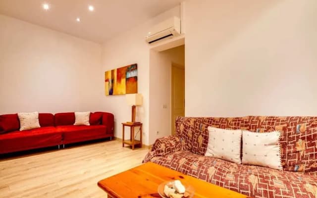 Joyful 2 Bed in the fantastic Sant Antoni area - photo 3