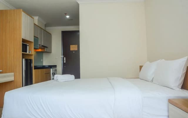 Minimalist and Comfy Studio at Menteng Park Apartment - photo 3
