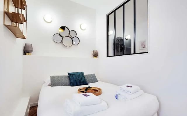 Chic Apartment in Paris for Couple - photo 3