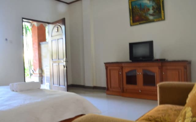 Puri Anom Guest House - photo 4