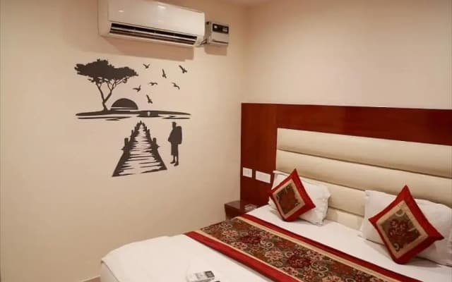 Hotel Sapphire - photo 2