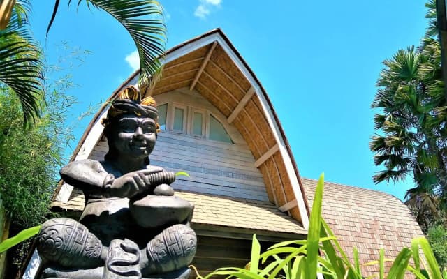 Villa Made West - photo 2