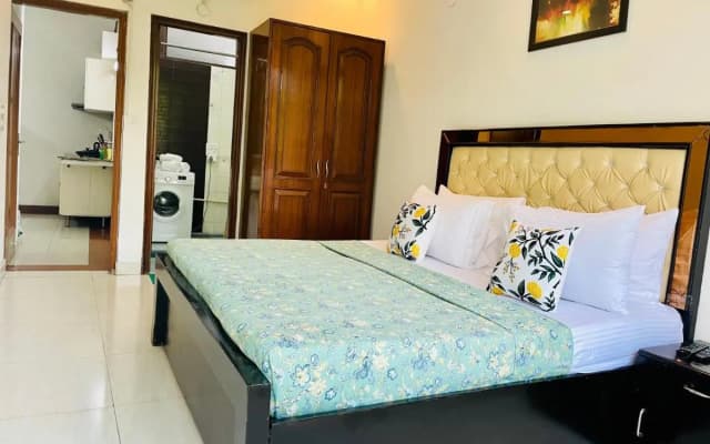 Bluo Studio Defence Colony Mkt - Kitchen, Balcony - photo 3