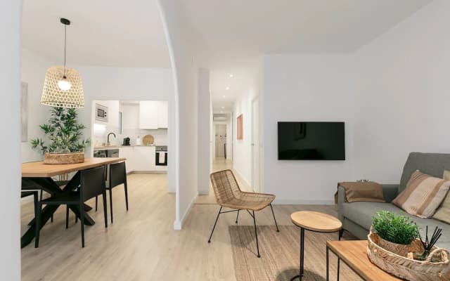 Cathedral Ramblas Apartment - photo 2