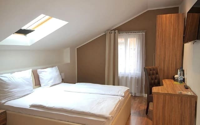 Hotel Elliot - photo 3