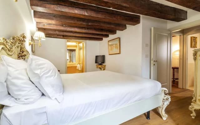 Gondola Luxury - Campo Santi Filippo e Giacomo by Wonderful Italy - photo 5