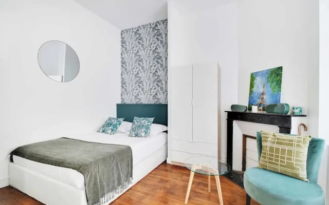 Cozy Studio With Terrace Near the Eiffel Tower - photo 2