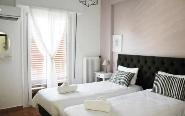 Suite 2 Bedrooms - photo 2