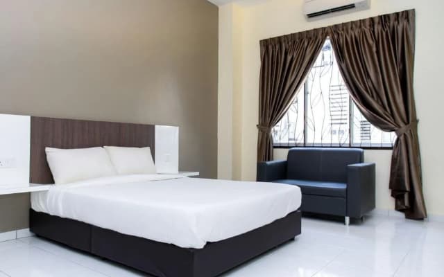Ample Hotel - photo 5