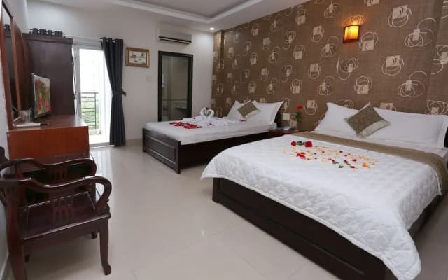 The Moon Hotel - photo 4