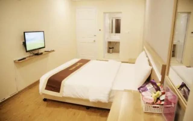 City Hotel - photo 3